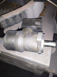 ГИДРОМОТОР ПЛАНЕТАРНЫЙ С КЛАПАННЫМ БЛОКОМ MR250CD1\KPBR-250\1\EAM1  